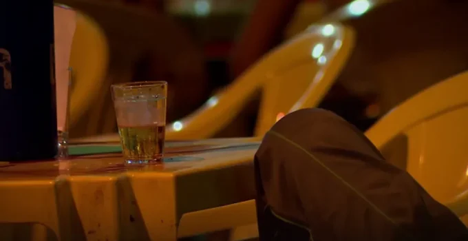 Discussão por preço de cerveja em bordel em MG termina com homem baleado no rosto; suspeito é procurado