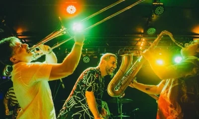 Móveis Coloniais de Acaju: Banda de Brasília Retorna a BH com Turnê "Felicidade Reinará" no Autêntica