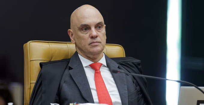 Moraes autoriza visita de netas e nora a Bolsonaro em prisão domiciliar neste sábado