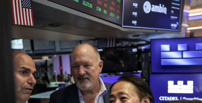 Futuros de Nova York sobem com atenção voltada para dados de emprego dos EUA e decisão de juros do Fed