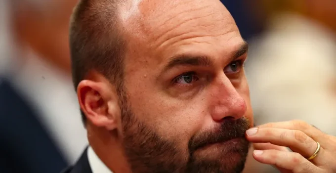 Eduardo Bolsonaro sugere rompimento com Novo após Zema criticar Flávio
