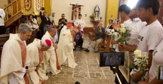 Vaticano Pede Desculpas De Joelhos por Roubo de Terras no Peru Vinculado a Grupo Religioso Ultraconservador