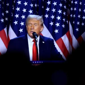 Trump se reúne com líderes do G7 na França após acordo histórico com o Irã