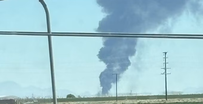Bombardeiro B-52 da Força Aérea dos EUA cai após decolagem na Califórnia; tripulação ilesa
