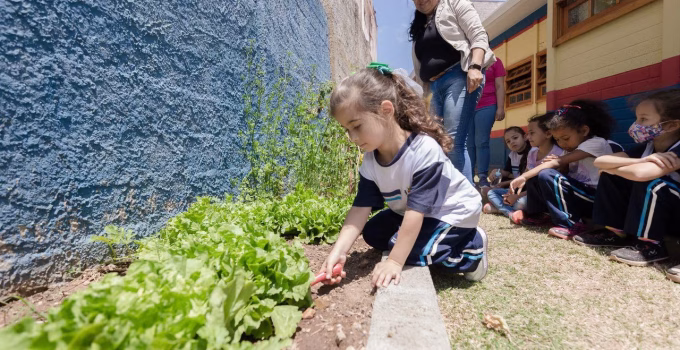 Concurso Prefeitura de Estiva MG: Oportunidade de Emprego Temporário para Auxiliar de Creche com Salário de R$ 1.711,65