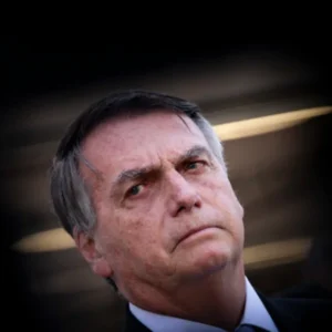 Defesa de Bolsonaro pede a Moraes autorização para exames médicos no DF Star