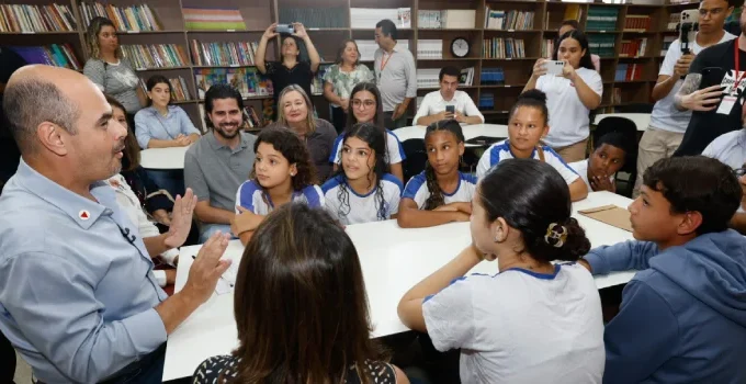Governo de Minas inaugura biblioteca moderna em escola de Galiléia e impulsiona leitura no Vale do Rio Doce