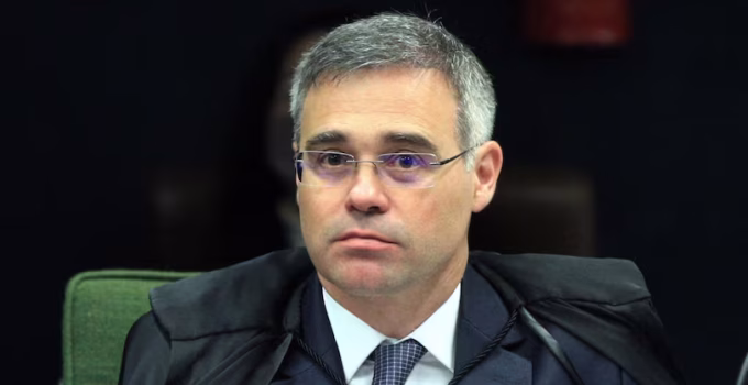 Mendonça se consolida como líder da minoria no STF com apenas dois aliados em votação crucial