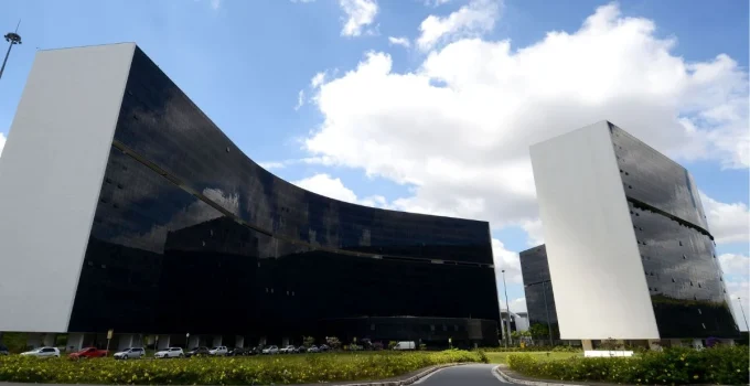 Gigantes da Economia Mineira: 20 Empresas Concentram Quase Metade das Isenções Fiscais de ICMS em Minas Gerais
