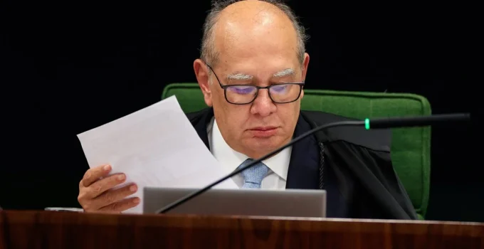 Gilmar Mendes pauta ações que podem blindar ministros do STF contra impeachment; julgamento ocorre em dezembro