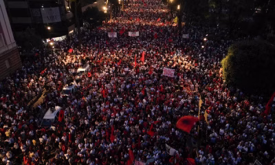 Protestos massivos na Albânia contra projeto hoteleiro ligado à família Trump ganham força