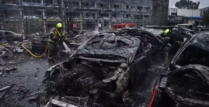 Ataque russo em Kiev expõe fragilidades na defesa aérea da Ucrânia antes da cúpula da Otan; Patriot em falta