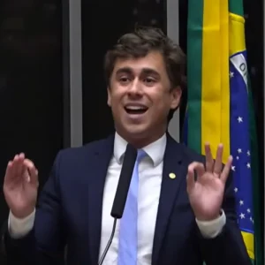 Nikolas Ferreira nega envolvimento em vídeo de Michelle Bolsonaro e desafia renúncia