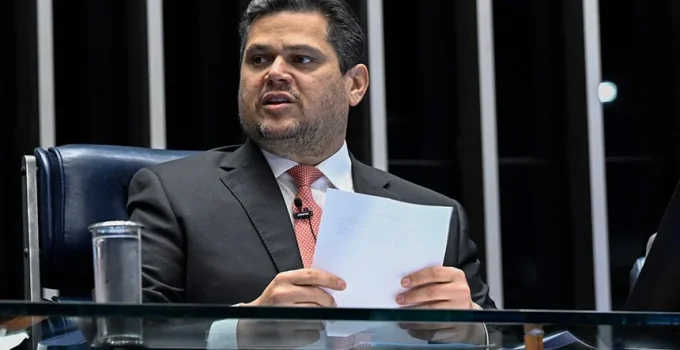 Davi Alcolumbre adia sessão do Congresso Nacional por falta de consenso sobre vetos presidenciais
