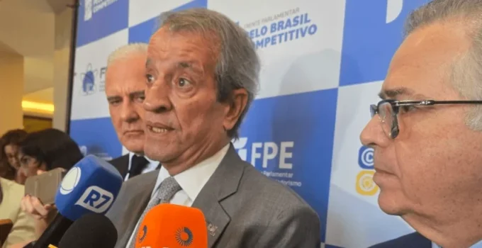 Valdemar Costa Neto extingue comando nacional do PL Mulher após saída de Michelle Bolsonaro