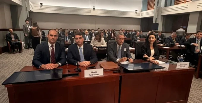Setor produtivo teme retaliação dos EUA após falas de Flávio Bolsonaro em Washington
