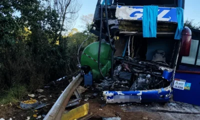 Tragédia no Sul de Minas: Ônibus de romeiros para Aparecida tomba e deixa duas mortes na MGC-267