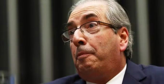 Eduardo Cunha é apontado pela PF por direcionar R$ 6,1 milhões em emendas para cidades mineiras onde comprou rádios