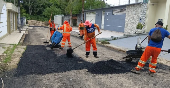Manaus Avança na Recuperação Asfáltica da Rua Minas Gerais, Beneficiando o Tráfego no Bairro Flores