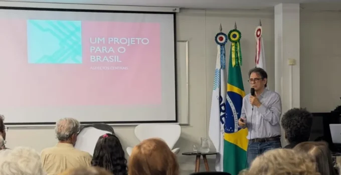 Maurício Borges aponta reforma política e câmbio competitivo como prioridades para novo projeto de desenvolvimento do Brasil