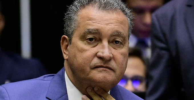 Rui Costa recebe salário de R$ 46,3 mil do governo federal em quarentena mesmo em campanha