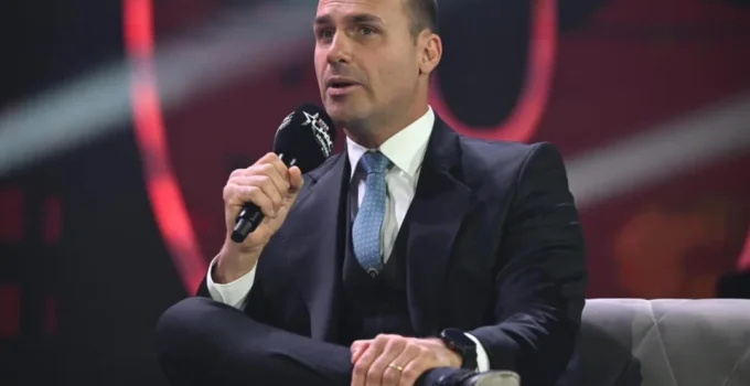Eduardo Bolsonaro: Ministro da Justiça sob pressão para decidir sobre demissão da PF
