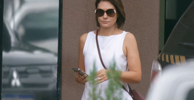 Vídeo de 'pacificação' entre Michelle e Flávio Bolsonaro exigiu 'engenharia' e teve intermediação de líderes do PL