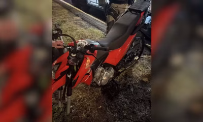 Motorista de ônibus de turismo é preso em MG com moto furtada de SP e documento falso