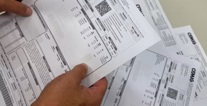Cemig é condenada a indenizar morador de Dores do Indaiá por débito indevido de R$ 37 mil em conta de luz