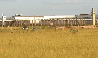 Intolerância no Planalto: Aliados de Bolsonaro criticam 'luxo' da cela de Anderson Torres e a comparam com a do ex-presidente