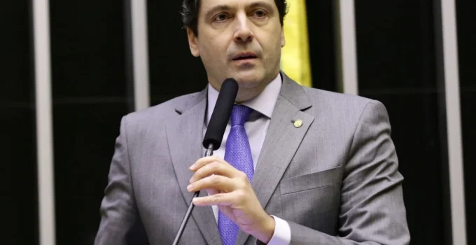 Deputado alega ajuda israelense para projeto contra Sharia e é denunciado por intolerância religiosa