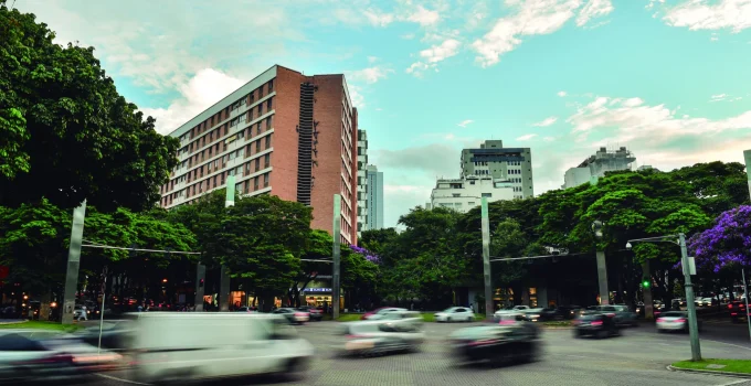 Travel Next Minas: Butecrawl Guiado Revela História e Sabores do Centro de BH