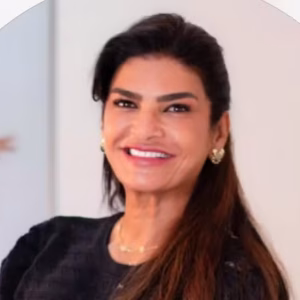 Ex-vereadora de MG é condenada a pagar R$ 5 mil por comentários transfóbicos contra assessora em rede social
