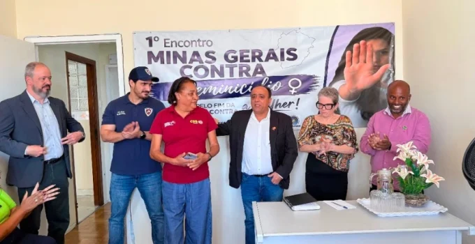 Minas Gerais une mais de 40 sindicatos contra feminicídio em encontro histórico em BH