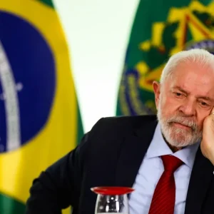Congresso Paraguaio Repudia Fala de Lula Sobre Guerra do Paraguai e Pede Devolução de Troféus