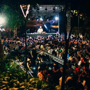 Classics no Parque Celebra 19 Anos em BH com Encontro Inédito entre DJ Zeu e o Rapper Derek