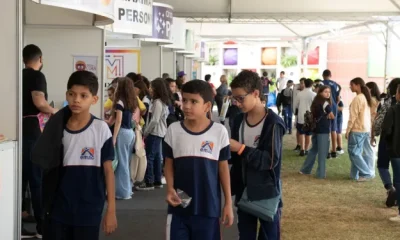 17ª edição do Salão do Livro do Vale do Aço começa em Ipatinga com foco em IA e sustentabilidade