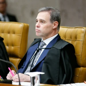 Mendonça autoriza inquérito sobre Fábio Lula da Silva por suspeita de tráfico de influência
