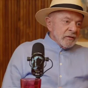 Lula defende filho Lulinha e afirma que ele mora na Espanha e não precisa se pronunciar