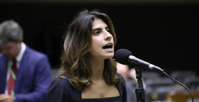 PT denuncia violência de gênero contra deputada Camila Jara na FIEMS
