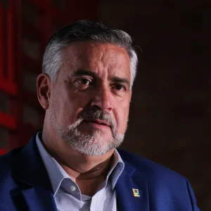 Patrimônio de Paulo Pimenta Salta para R$ 1,8 Milhão em Quatro Anos, com Alta Impulsionada por Imóvel em Brasília