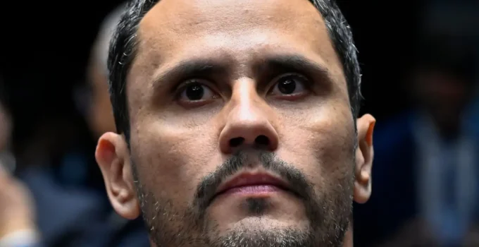 Republicanos adia decisão sobre candidatura de Cleitinho ao governo de Minas e mantém suspense para o eleitorado mineiro