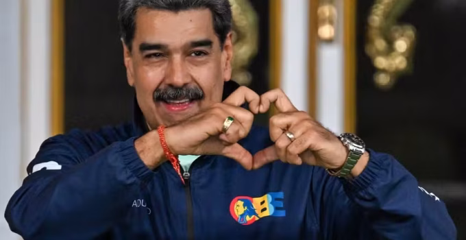 Maduro, preso nos EUA, acena para diálogo na Venezuela em meio a tensões políticas