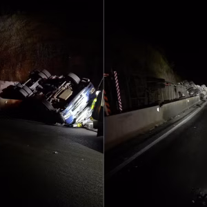 Motorista morre em tombamento de carreta-cegonha que bloqueou BR-135 em Bocaiúva, Norte de Minas