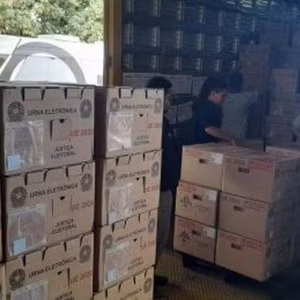 TRE-MG inicia megaoperação logística: quase 50 mil urnas eletrônicas são enviadas para o interior de Minas para as eleições de 2026