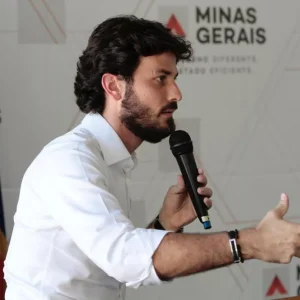 Marcelo Aro articula frente de centro-direita em Minas Gerais após desistência de Cleitinho Azevedo