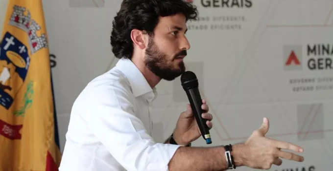 Marcelo Aro articula frente de centro-direita em Minas Gerais após desistência de Cleitinho Azevedo