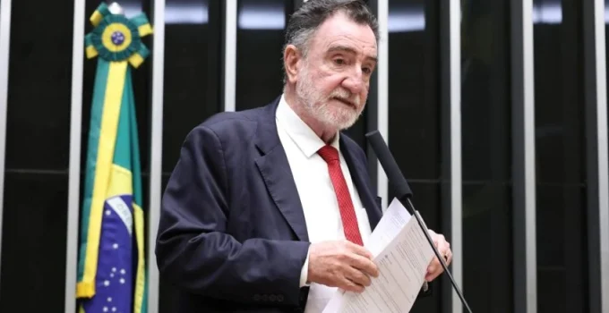 PSB rejeita vice de Patrus e complica planos do PT para o governo de Minas Gerais