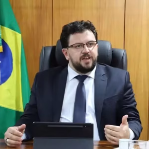 Ex-chefe de gabinete de Lula diz que pagou R$ 249 mil a empresária após empréstimo