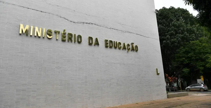 Minas Gerais: Escolas de Destaque no Ideb 2025 Revelam Excelência em Diversas Regiões do Estado